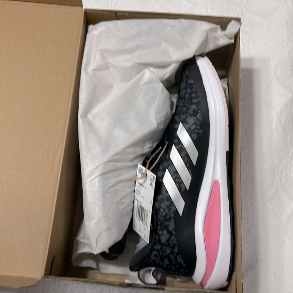 NWT BEST PRICE Women’s Adidas FIN